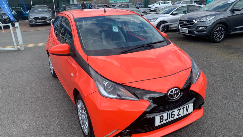 Toyota Aygo 1.0 VVT-i X-Play 5dr Petrol Hatchback
